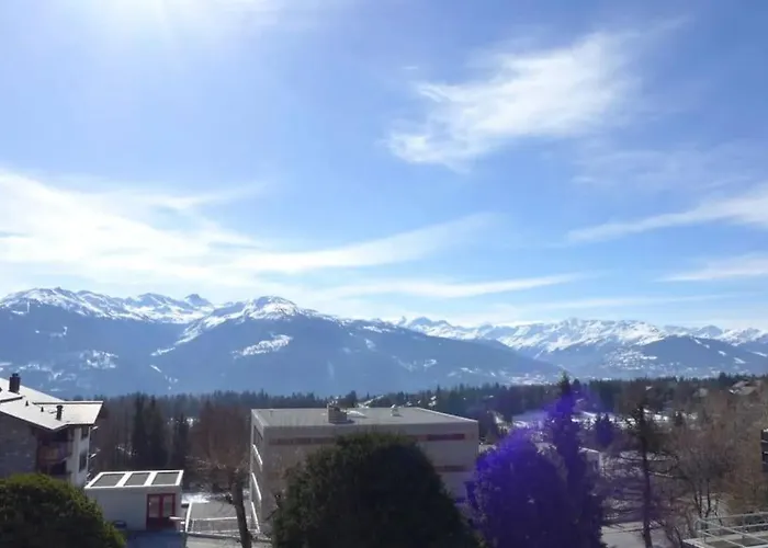 Vue Degagee Jeanne D'arc * Crans-Montana